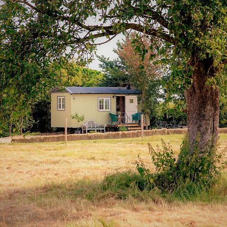 The Abberton Shepherds Hut Ившем Экстерьер фото